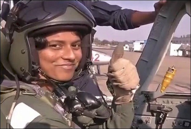 मिथिला की 'भावना कंठ' देश की पहली महिला फाइटर जेट पायलट बनी