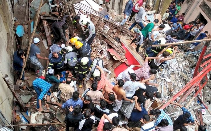 मुंबई के डोंगरी में इमारत गिरने से 12 लोगों की मौत, कई घायल 