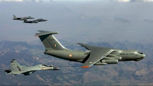 जानिए, जम्मू-कश्मीर में हाई अलर्ट पर क्यों है इंडियन आर्मी और एयरफोर्स?
