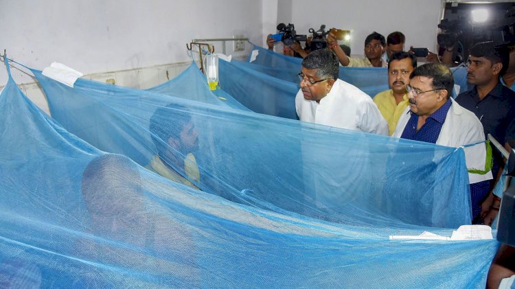 केंद्रीय कानून मंत्री रविशंकर प्रसाद को आखिरकार याद आए पटनावासी, अस्पतालों का दौरा कर डेंगू पीड़ितों का जाना हाल