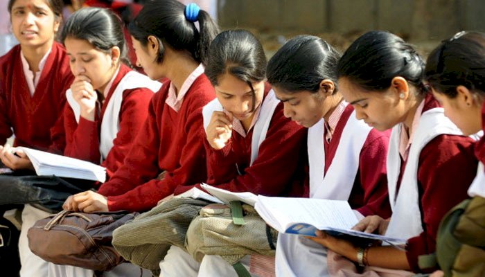 राजस्थान में लड़कियों को अब नहीं पढ़ाएंगे 50 साल से कम उम्र के पुरुष शिक्षक,महिला शिक्षकों को मिलेगी जिम्मेदारी