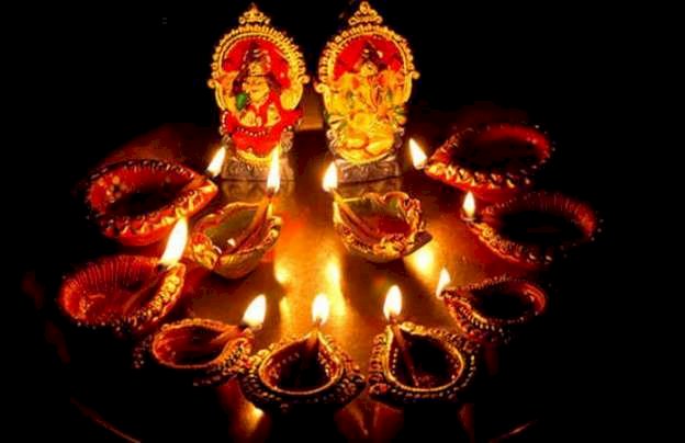 सूर्योपासना का महापर्व छठ :  क्या राजा-क्या रंक और क्या फकीर, सभी आते हैं पतित-पावनी माँ गंगा के तीर