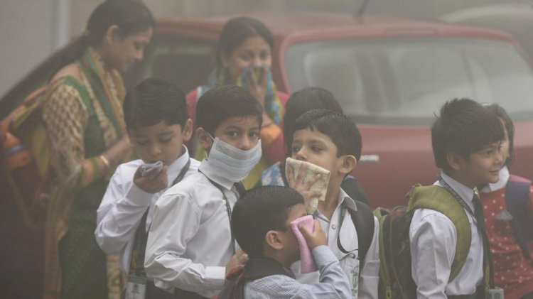 राष्ट्रीय राजधानी क्षेत्र में प्रदूषण की मार, दिल्ली में सभी स्कूल और निर्माण कार्य 5 नबंबर तक बंद, ठंड के दौरान पटाखे फोड़ने पर भी लगी पाबंदी