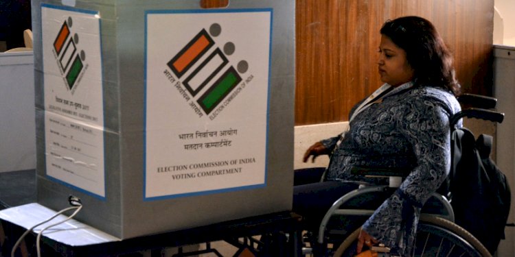 दिल्ली विधानसभा चुनाव 2020 : अब घर बैठे मतदान कर सकेंगे बुजुर्ग और दिव्यांग, सुविधा प्राप्त करने लिए भरना होगा फॉर्म 12D