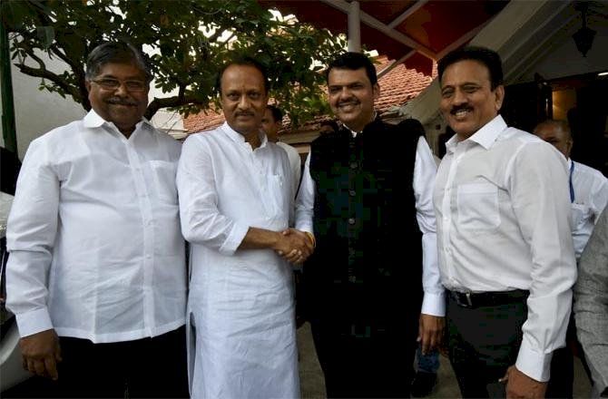 महाराष्ट्र की सियासत में बड़ा उलटफेर, बीजेपी-एनसीपी की बनी सरकार, देवेंद्र फडणनीस मुख्यमंत्री और अजित पवार बने उपमुख्यमंत्री, संजय राउत हुए आगबबूला