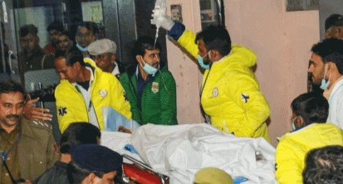 फतेहपुर रेप पीड़िता ने तोड़ा दम,कानपुर मेडिकल कॉलेज में ली अंतम सांस,दुष्कर्म के बाद दरिंदों ने जला दिया था जिंदा,90 फीसदी जली अवस्था में कराया गया था अस्पलात में भर्ती