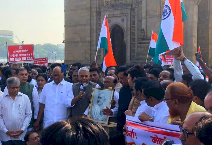 पूर्व केंद्रीय मंत्री यशवंत सिन्हा ने मोदी सरकार के खिलाफ खोला मोर्चा,CAA और NRC के विरोध में शुरू की गांधी शांति यात्रा,NCP प्रमुख शरद पवार ने दिखाई हरी झंडी
