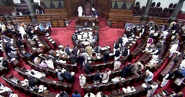 संसद में गुंजा प्रमोशन में रिजर्वेशन का मामला,कांग्रेस और एमसीपी समेत तमाम विपक्षी दलों ने किया हंगामा, केंद्र सरकार कर रही है उच्चस्तरीय चर्चा