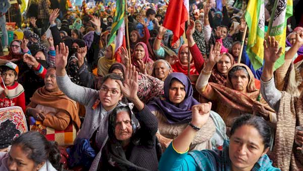 शाहीन बाग प्रदर्शन : सुप्रीम कोर्ट द्वारा नियुक्त मध्यस्थों ने प्रदर्शनकारियों से की मुलाकात,सड़क खोलने और धरना-प्रदर्शन समाप्त करने का किया आह्वान