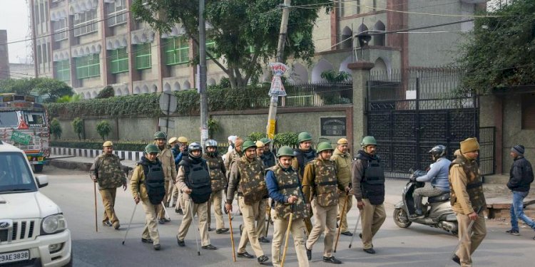 दिल्ली हिंसा : मृतकों की संख्या हुई 48,सामान्य होते हालात के बीच पुलिस ने किया फ्लैग मार्च, लोगों से की शांति की अपील