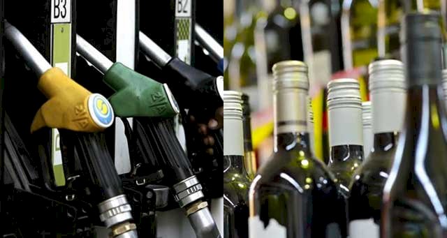 Lockdown-3.0 : दिल्ली की अरविंद केजरीवाल सरकार ने वाइन पर लगाई ‘कोरोना फाइन’, फिर भी वाइन शॉप्स पर लगी है खरीदारों की लंबी-लंबी लाइन