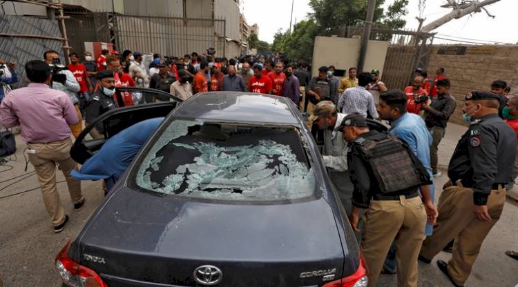 पाकिस्तान स्टॉक एक्सचेंज पर आतंकी हमला, 4 आतंकियों समेत 10 लोगों की मौत, BLA ने ली हमले की जिम्मेदारी