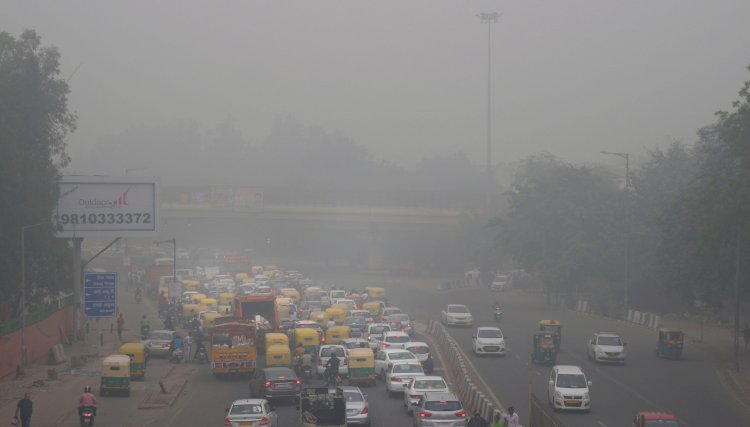 प्रदूषण से दिल्ली का बुरा हाल, तीन दिन राहत के बाद फिर बेहद खराब हुई हवा