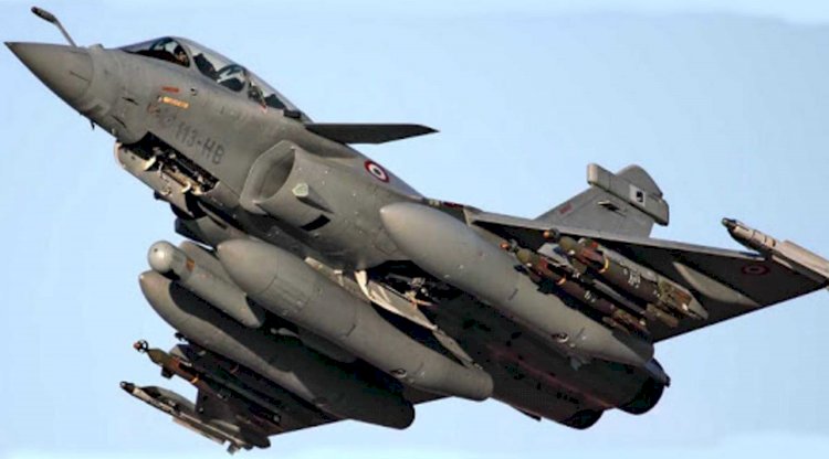 मिसाइलों के साथ लद्दाख में गरजे राफेल लड़ाकू विमान, पहली बार सामने आईं ऐसी तस्वीरें