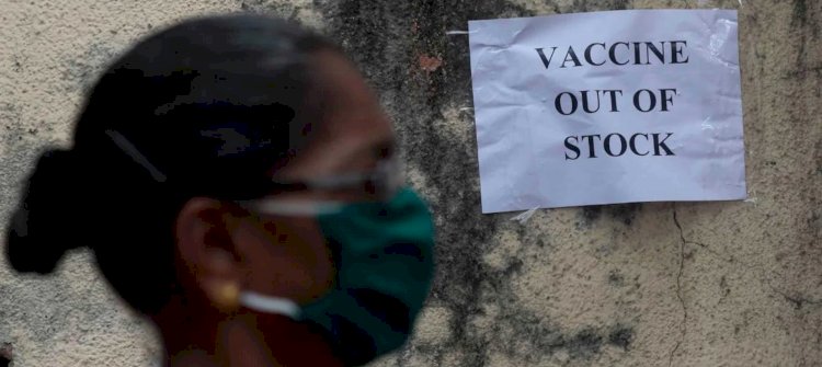 टीके नहीं तो क्यों खोले वैक्सीनेशन सेंटर, दिल्ली सरकार को HC की फटकार