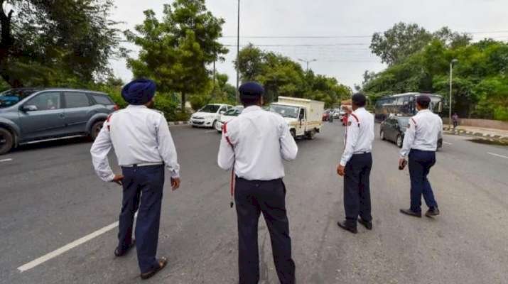 दिल्ली में वाहनों की बेकाबू रफ्तार पर लगी लगाम, ट्रैफिक पुलिस ने स्पीड लिमिट में किया संशोधन