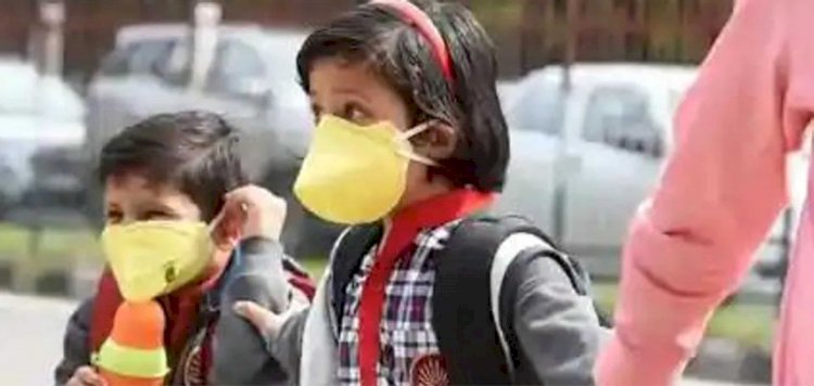 सोशल डिस्टेंसिंग और मास्क पहनने से कमजोर हुई बच्चों की इम्युनिटी, विशेषज्ञों ने जताई चिंता