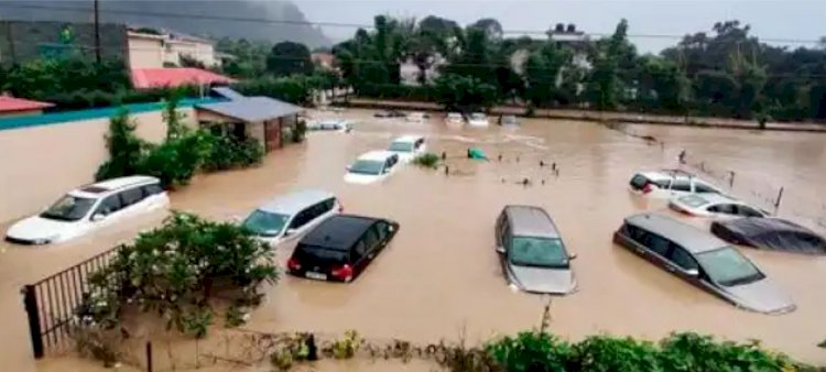 भारत से नेपाल तक तबाही का मंजर, बाढ़ और लैंडस्लाइड से अब तक 116 की मौत, दर्जनों लापता