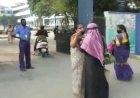 कर्नाटक: स्कूल ने छात्राओं को हिजाब उतारने को कहा, गेट पर ही भिड़ गए पेरेंट्स और टीचर्स