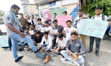 सुशासन बाबू! आखिर क्यों जूते पॉलिस करने को मजबूर हुए छात्र ?