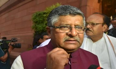 क्या राज्यसभा में पास हो सकेगा 'तीन तलाक बिल', कानून मंत्री रविशंकर ने पेश किया बिल 