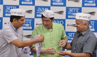 आप के हुए डॉ. अजॉय कुमार, कांग्रेस छोड़ केजरीवाल में जताया विश्वास, मनीष सिसोदिया की मौजूदगी में ली सदस्यता 
