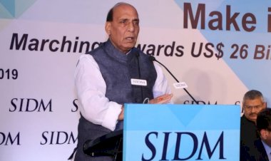 भ्रष्टाचार के आरोपों का सामना कर रहे मंत्री को चिंतित होना चाहिए-राजनाथ सिंह 