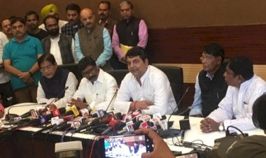 झारखंड में कांग्रेस,जेएमएम और आरजेडी का बना गठबंधन,तीनों दलों के बीच सीटों का भी हुआ बंटवारा,हेमंत सोरेन होंगे मुख्यमंत्री पद के साझा उम्मीदवार