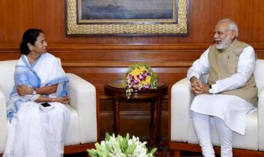 प्रधानमंत्री नरेंद्र मोदी से मिलीं मुख्यमंत्री ममता बनर्जी,CAA, NRC और NPR पर जतायीं असहमति,दो दिवसीय दौरे पर कोलकाता में हैं मोदी
