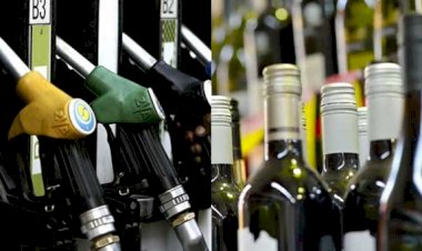 Lockdown-3.0 : दिल्ली की अरविंद केजरीवाल सरकार ने वाइन पर लगाई ‘कोरोना फाइन’, फिर भी वाइन शॉप्स पर लगी है खरीदारों की लंबी-लंबी लाइन