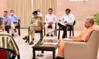 Lockdown-4.0 : उत्तर प्रदेश के मुख्यमंत्री योगी आदित्यनाथ का अधिकारियों को निर्देश,कहा-प्रवासी कामगारों की जरूरतों का रखें विशेष ध्यान,उनकी हर समस्या का करें समाधान