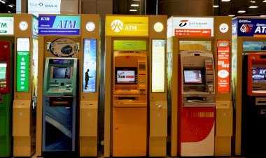 ATM से कैश निकालने को लेकर बदलने जा रहा ये नियम! देने होंगे ये चार्ज, जानिए आप पर क्या होगा इसका असर? 