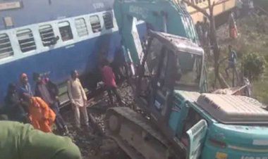 बिहार में टला बड़ा रेल हादसा, समस्तीपुर में जानकी एक्सप्रेस से टकराई जेसीबी