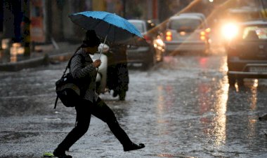 बिहार में जारी है झमाझम बारिश, दिल्ली-यूपी में बरसेंगे बादल, जानें आज के मौसम का हाल