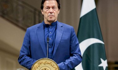 इमरान खान ने सरकार बचाने का आखिरी दांव खेला,विपक्ष से बोले- अविश्वास प्रस्ताव वापस लेने पर भंग कर देंगे असेंबली