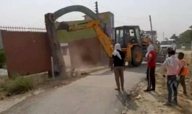 एक बार फिर  हरहराया CM योगी का बुलडोजर, मुख़्तार अंसारी के एक गुर्गे की ₹60 करोड़ की संपत्ति जमींदोज, दूसरे का मकान ध्वस्त