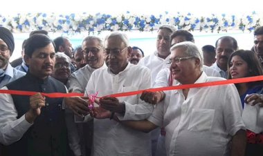 बिहार : नीतीश कुमार ने दी कारखाने की सौगात, बरौनी में शीतल पेय के बॉटलिंग प्लांट का उद्घाटन