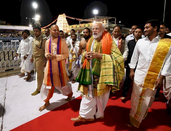 प्रधानमंत्री मोदी का श्री वेंकटेश्वर स्वामी मंदिर दर्शन