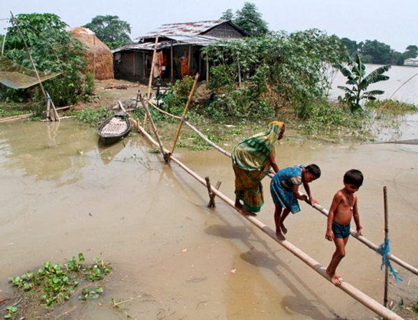 तस्वीरों के जरिये देखें 'बिहार' में बाढ़ का कहर